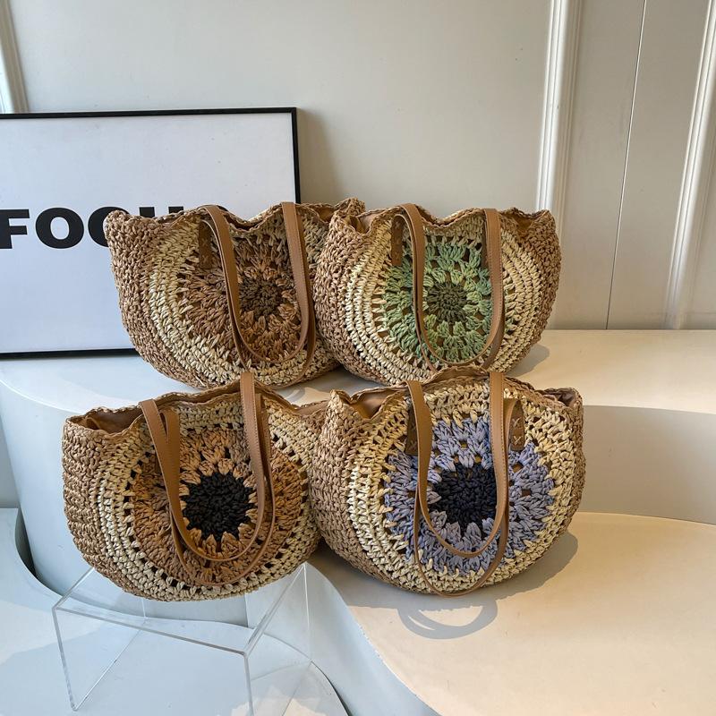 Seaside vacation straw bag 2025 new contrasting color splicing woven bag large-capacity women's bag beach shoulder women's bag