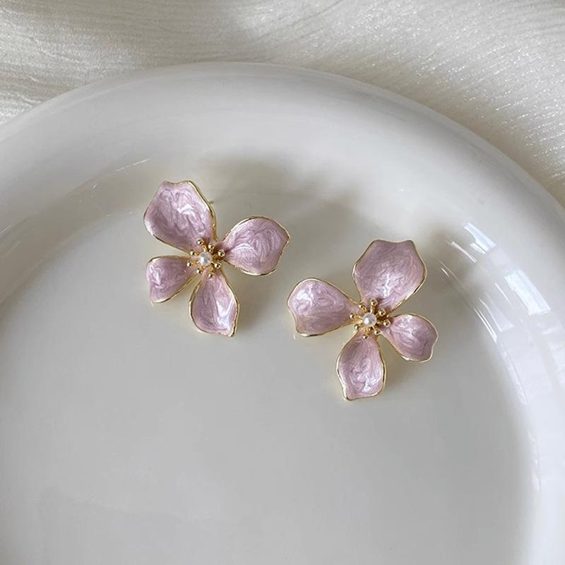 

Female Unique Irregular High-end Flower Earrings 1 pair of earrings фіолетовий