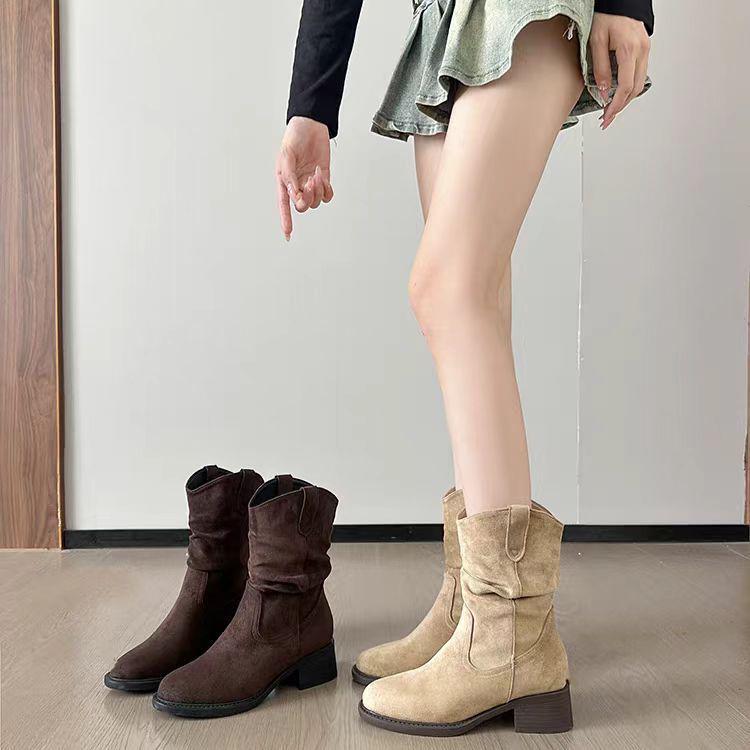 Moteriški retro stiliaus masyvaus kulno pusiau blauzdos Martin tipo batai - aukštį didinantys vakarietiško stiliaus, skirti smulkioms figūroms