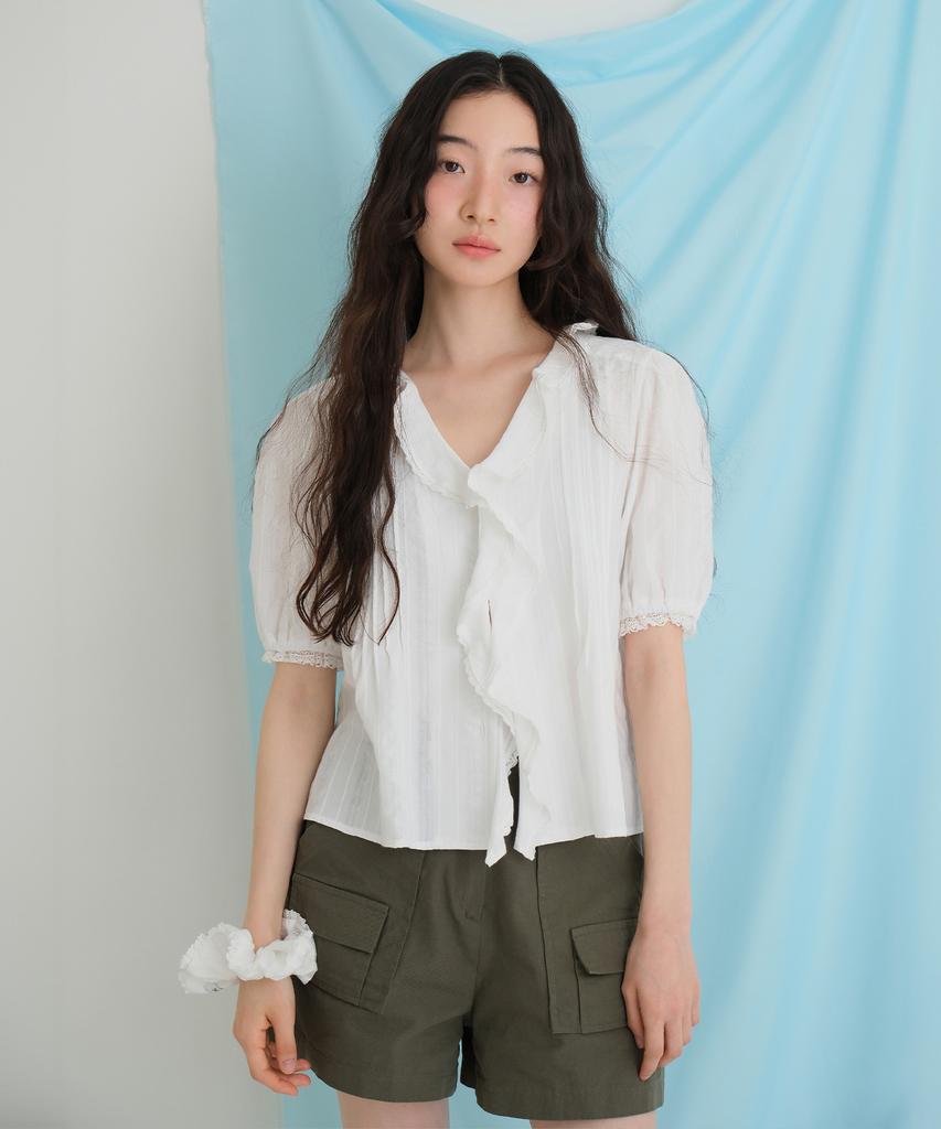 Moui Ruffle Lace Blouse (O/White_Half Sleeve)