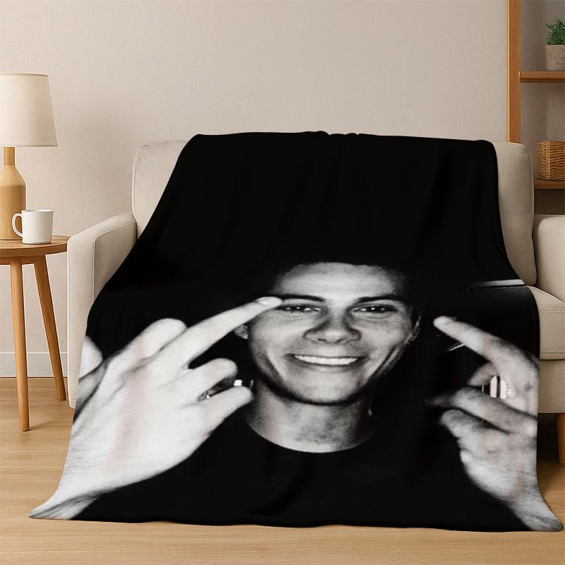 Dylan O’Brien DOB Actor Flannel Blanket Soft Warm Blanket Throw Blanket for Bedroom Living Room Bed Travel Picnic Gift Kids