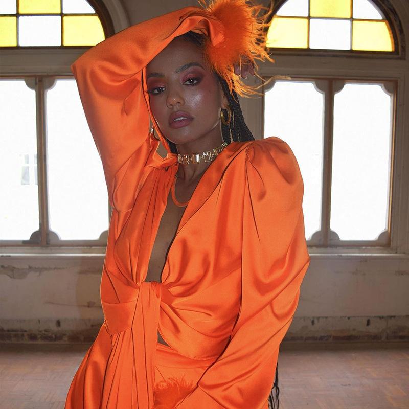 Streetwear Chic Langarm Mit Pelzigen Federn Satin Crop Top Clubwear Vorne Fliege Up Sexy Schlanke Frauen Verband Shirt low Cut