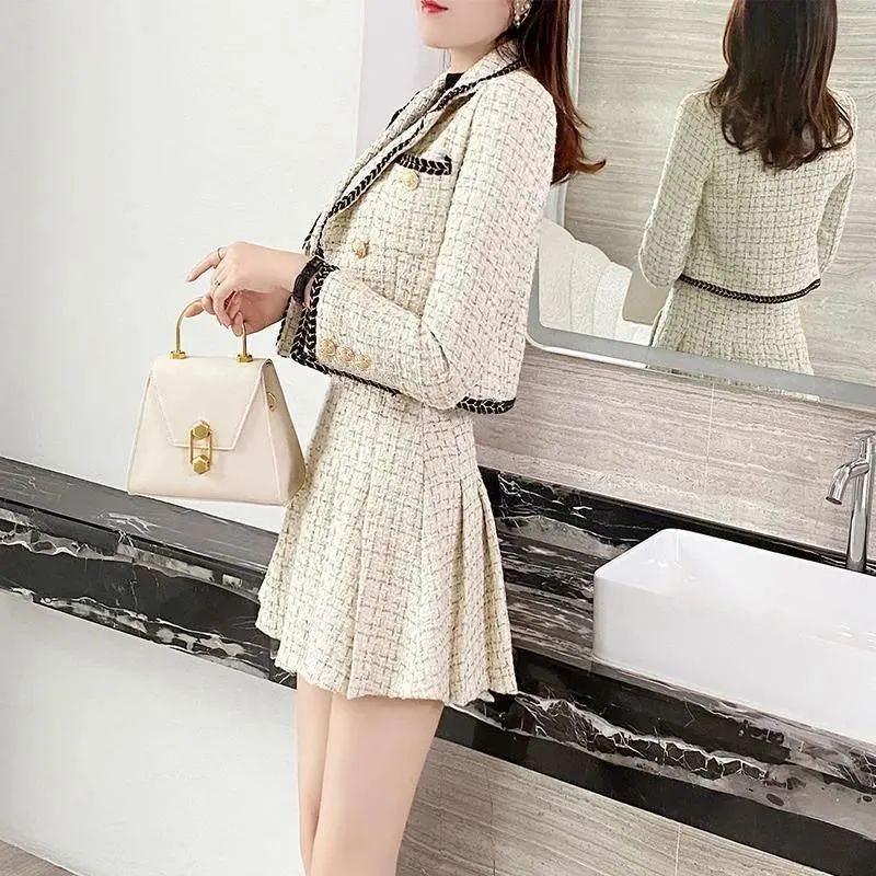 Chic Korean Style Two-Piece Pleated Skirt Suit for Women