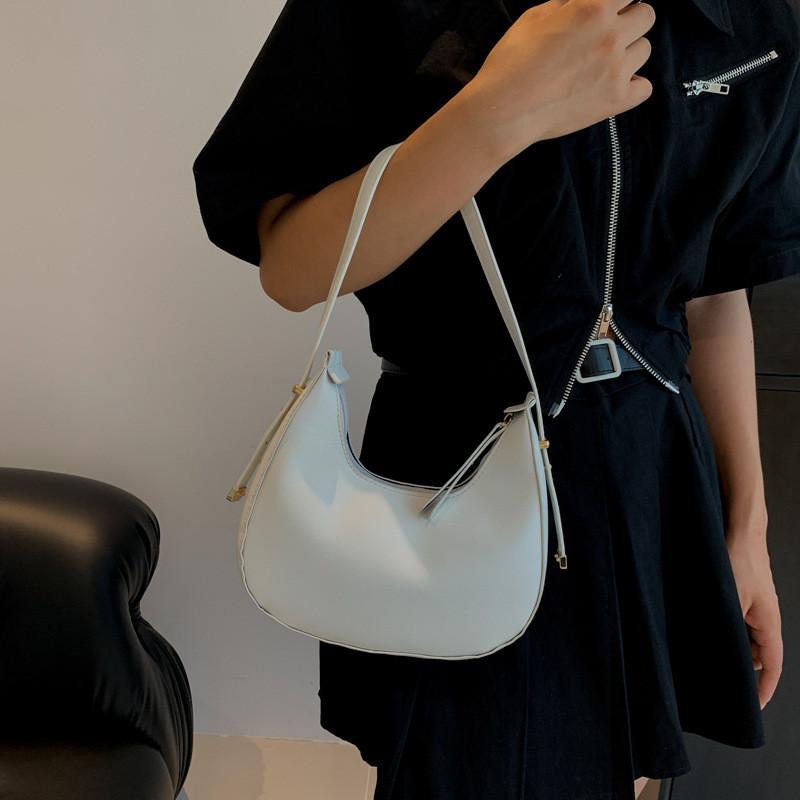 Chic Retro One Shoulder Bag Stylish Minimalist Small Moon Bag For Women In Black White Green