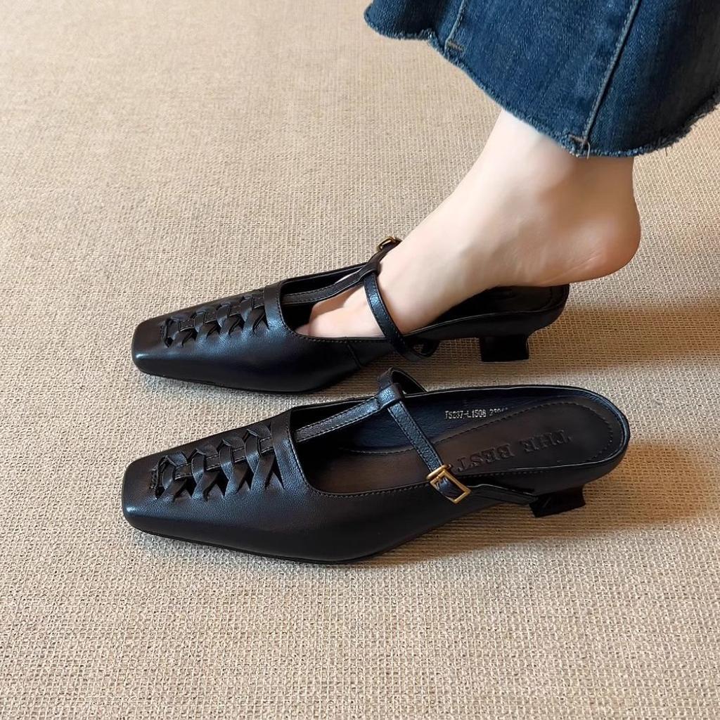 Not tired feet hollow out beautiful bag head outside wearing cool slippers women's 2025 summer niche soft leather woven muller shoes