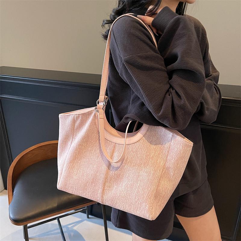 Simple Color Solid Ladies Bag Zipper Closure Interior Pockets Casual Travel Bags