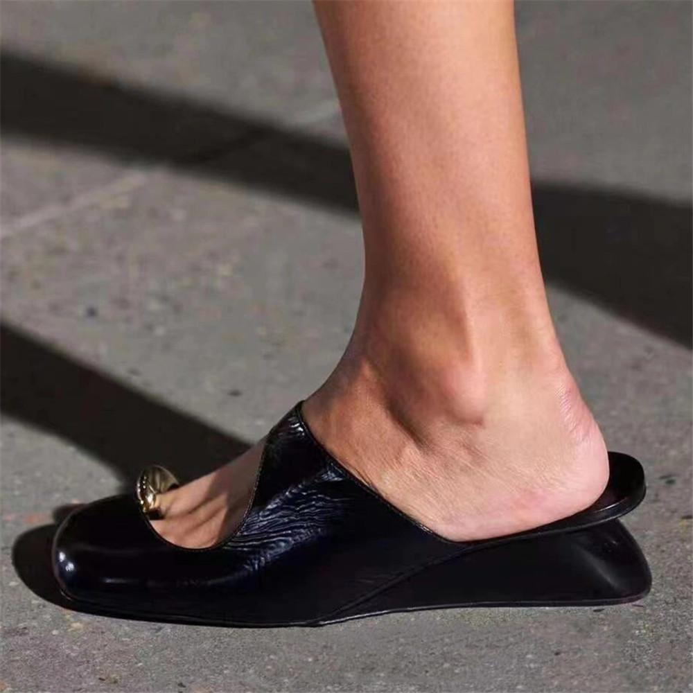 Női Kerek Orrú Papucs Női Üreges Fém Orrésszel Ékek Félpapucsok Női Valódi Bőr Mules Strand Alkalmi Cipők