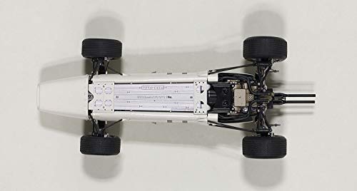AUTOart 1/18 Scale Honda RA272 F1 1965 #11 Mexican Grand Prix Winner (Includes Richie Ginther Driver Figure)