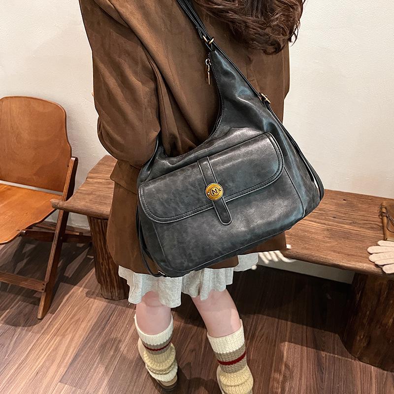 

2025 New Multifunctional Fashion Backpack Shoulder Bag Large Capacity Backpack Women s Bag Large Capacity 30*15*32 чорний