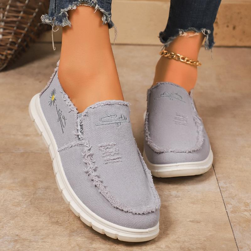 Fashion Plus Size Single Shoes Autumn New Round Toe Deep Mouth Cloth Embroidered Soft Sole Non-slip Flats