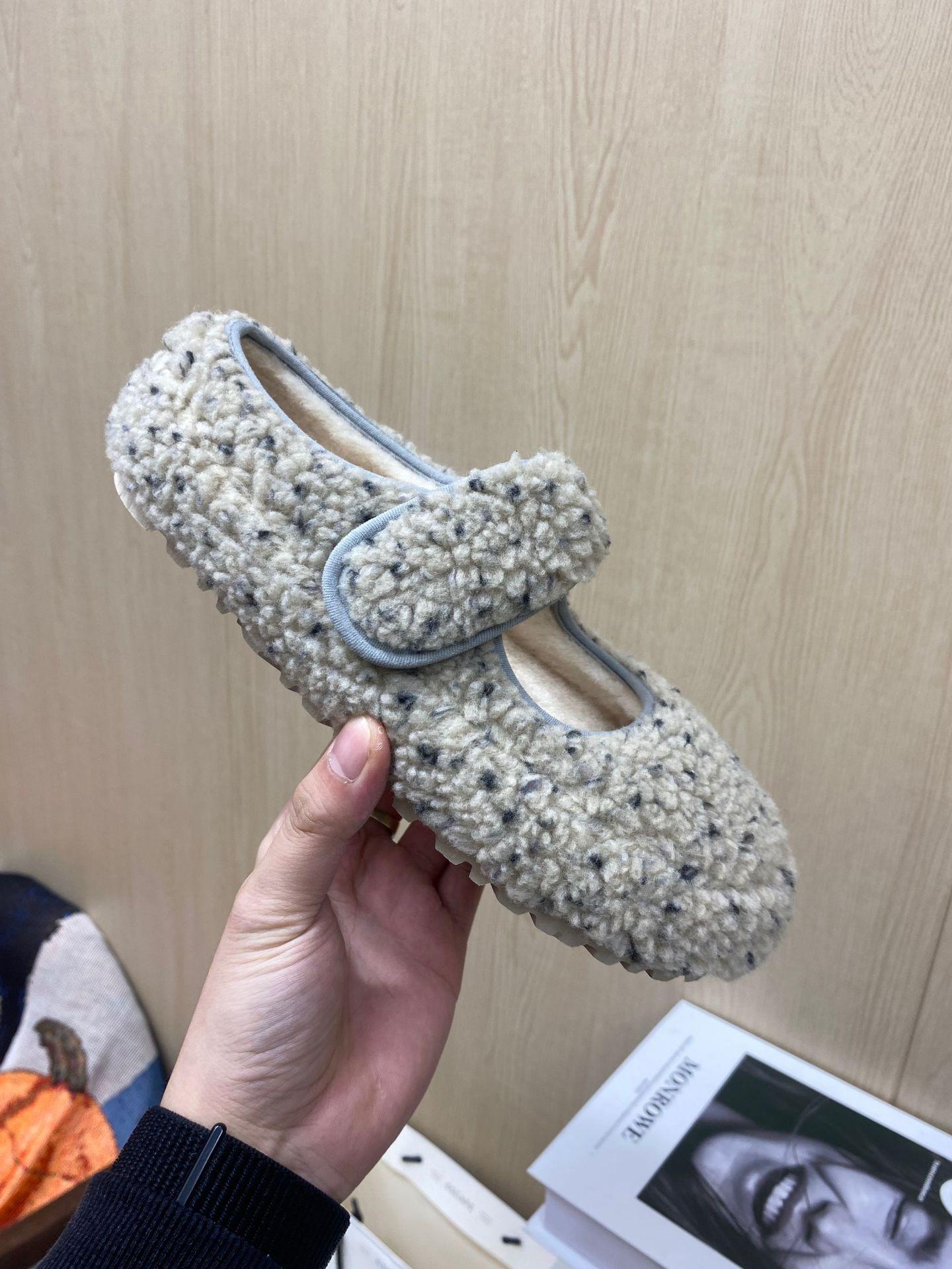 

[Spot] Ugly and cute leopard print Mary Jane fluffy shoes for women to wear autumn and winter retro flat-bottomed velvet bean cotton single shoes 40