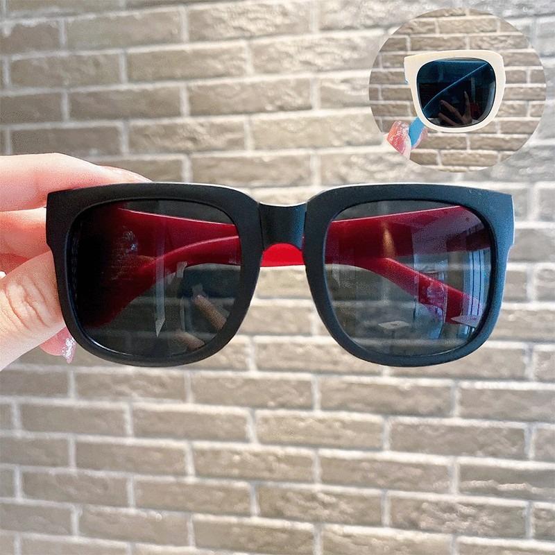 1 pair of foldable portable square frames suitable for daily wear with durable lenses