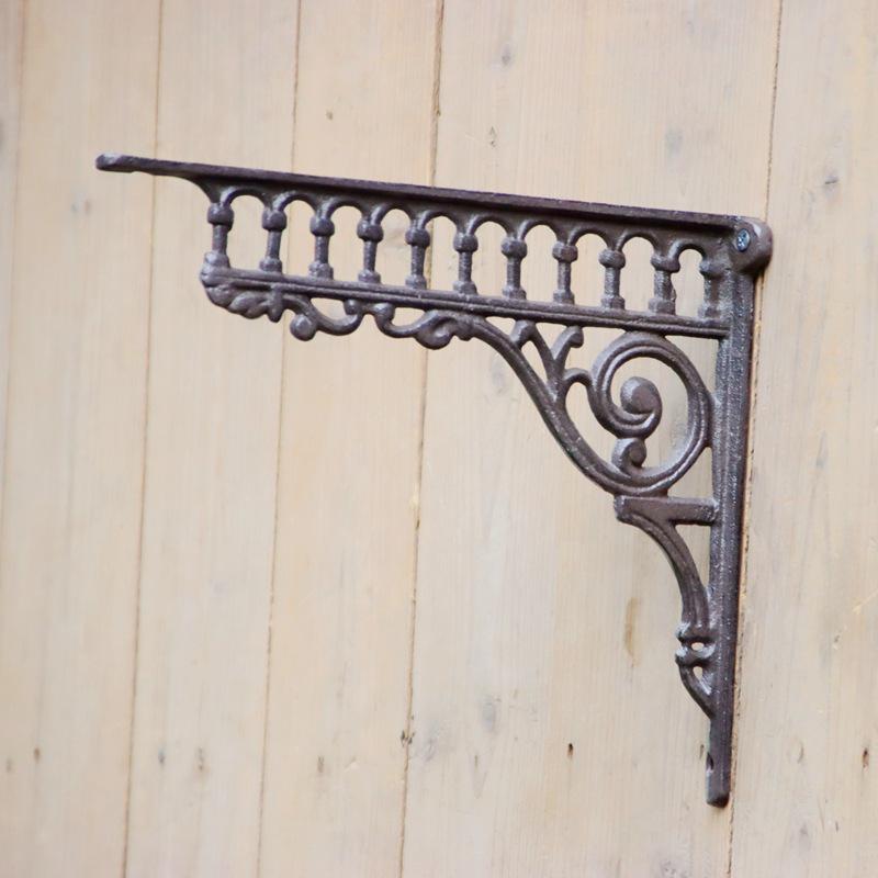 Retro Triangle Cast Iron Roman Column Wall Shelf Bracket