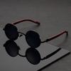 1 Stück Retro-Sonnenbrille mit rundem Rahmen, modisch, mit einzigartigem Holzmaserungs-Imitat-Bügendesign, Unisex, unverzichtbar für Reisen
