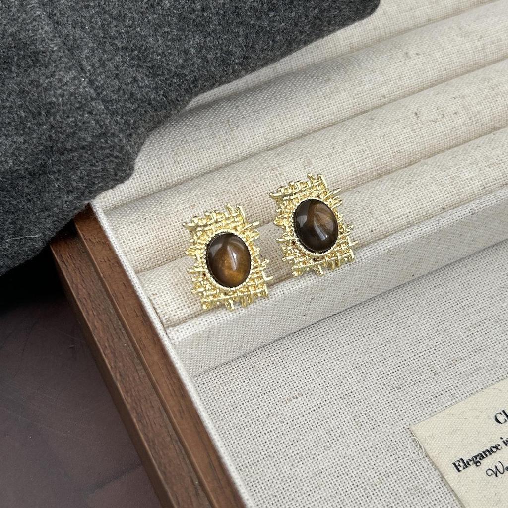 Silver Needle Irregular Tiger's Eye Stud Earrings - Maillard Style, New Mesh Design for Autumn/Winter Fashion