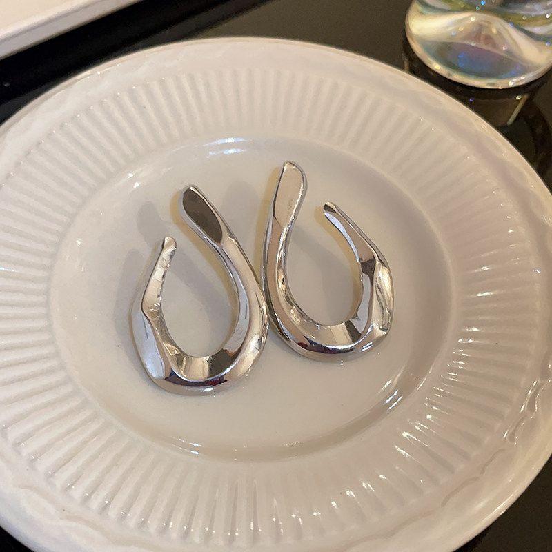 Women s European and American-Style Stylish Cold Geometric Metal Design Silver