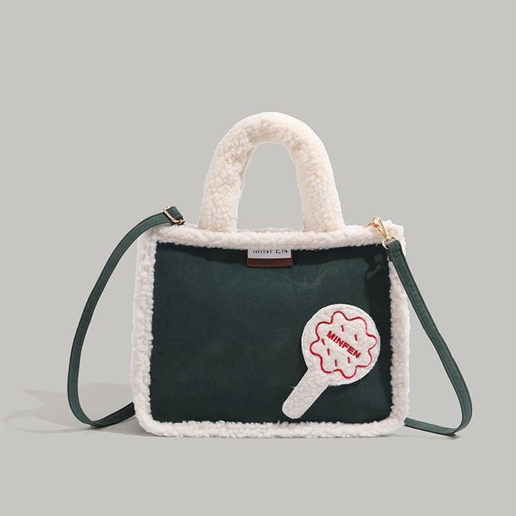 

Autumn and winter 2025 new large-capacity tote bag niche retro lamb wool one shoulder oblique span bag Mao Mao handbag women зелёный