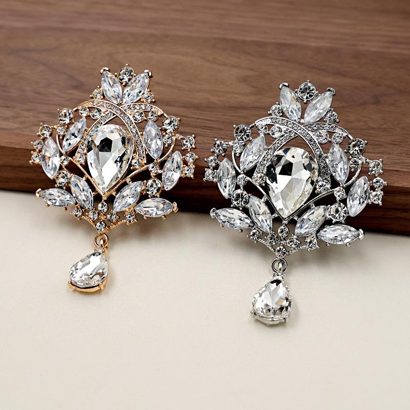 Retro European-American Rhinestone Crown Brooch: Classic Crystal Pin for Women