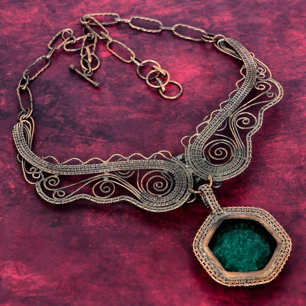 Colar de Esmeralda Zambiana Multifacetada Colar de Pedra da Lua Joias Envoltas em Fio de Cobre Colar com Corrente Ajustável