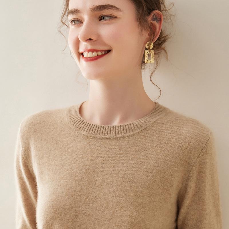 Women's Soft Cashmere Sweater - Warm, Casual Knit, Long Sleeve, Round Neck, Perfect for Autumn/Winter