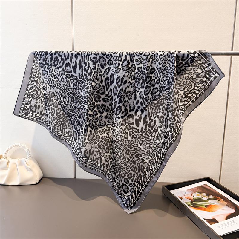 Workplace versatile simulation silk printing square scarf shawl scarf high-end neck small square scarf headscarf silk scarf women