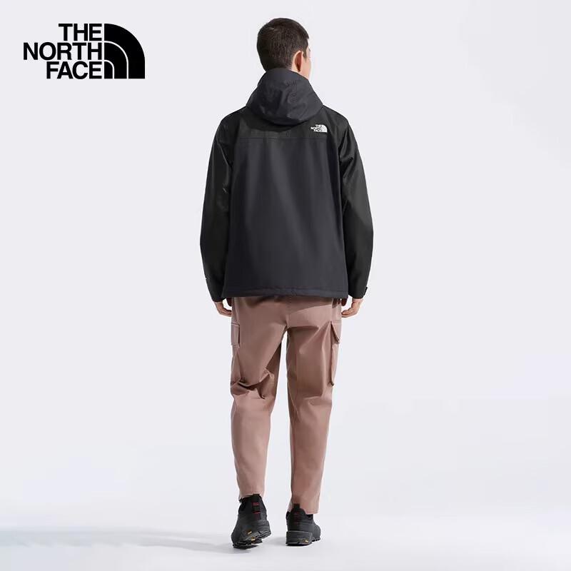 The North Face Men's 8ESQ Waterproof Hard Shell Jacket
