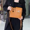 Modna, izolowana torba crossbody na napoje o dużej pojemności