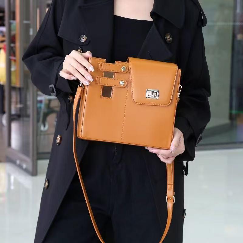 Modna, izolowana torba crossbody na napoje o dużej pojemności