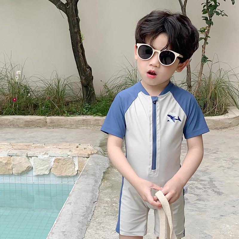 Boys' Cute Shark Short-Sleeve Sun Protection Swimsuit - Quick-Dry Beach Outfit for Summer