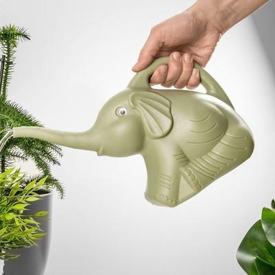 Gießkanne in Elefantenform. Gießkanne für drinnen und draußen
