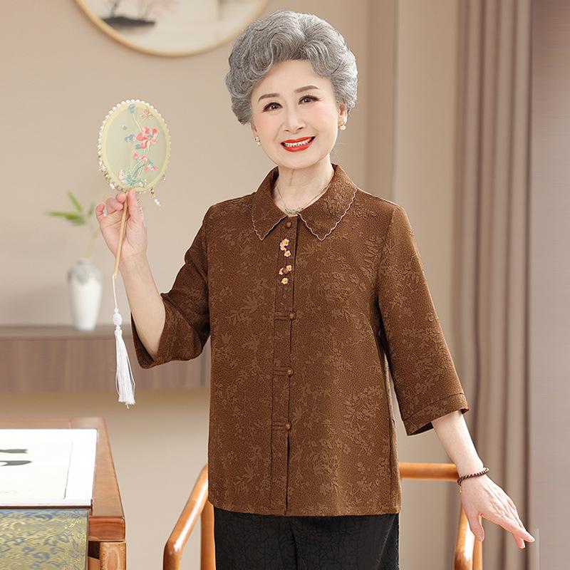 Elegant Embroidered Chinese Style Loose Fit Top for Middle-aged and Elderly Women - Perfect for Spring, Summer, and Autumn.