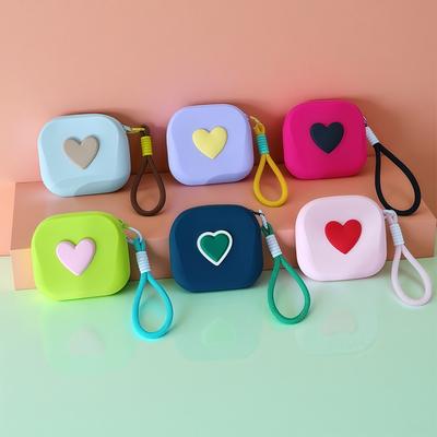 Heart Shaped Portable Silicone Makeup Bag for Women, Travel Waterproof Cosmetic Bag Gifts Zipper Closure Makeup Case with Handle