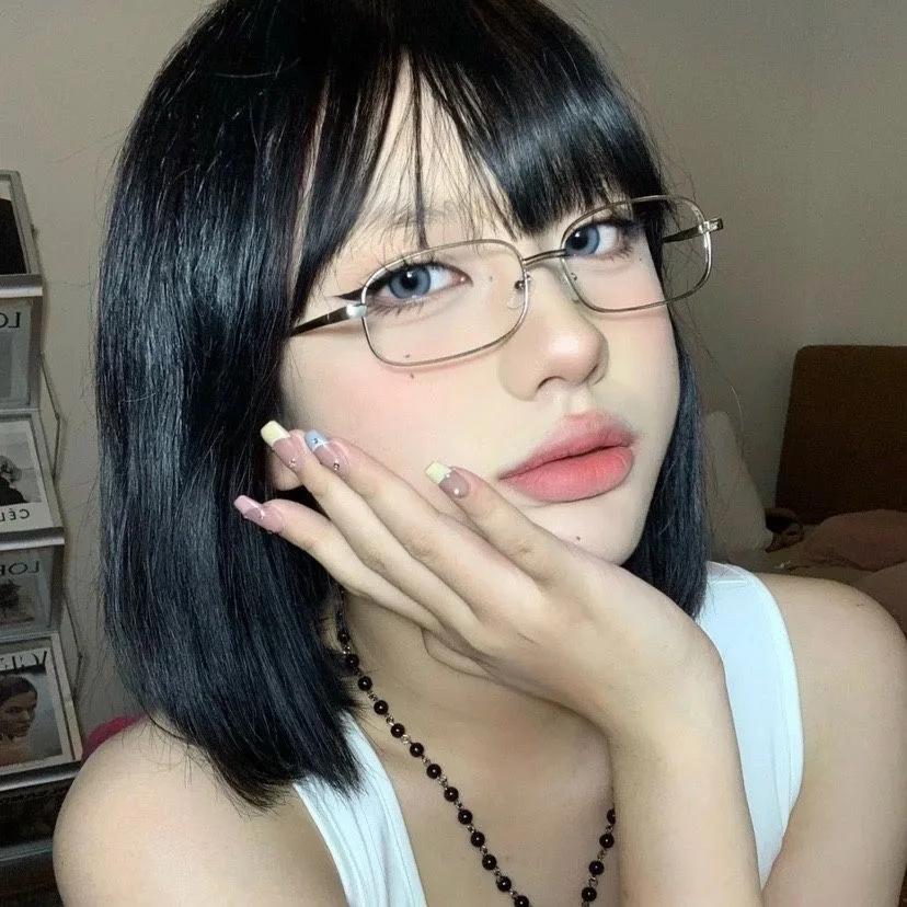 Square Trend Metal Frame Finished Myopia Glasses Classic Anti-blue Light Men and Women Glasses Ultra Light Near Sight Eyeglasses