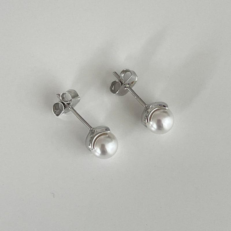ELYONA ELYONA Lätta Bakre Pärlörhängen 6 mm (Guld/Silver)
