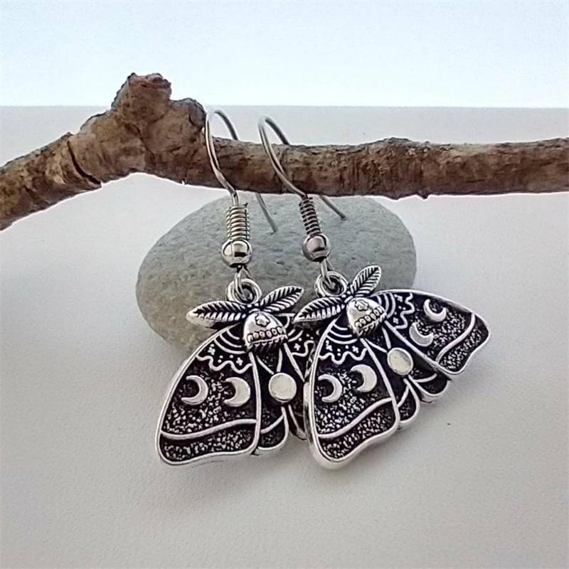 Vintage Gothic Moth Pendant Earrings For Women Men Ethnic Style Fashion Creative Ear Hook Jewelry Gift