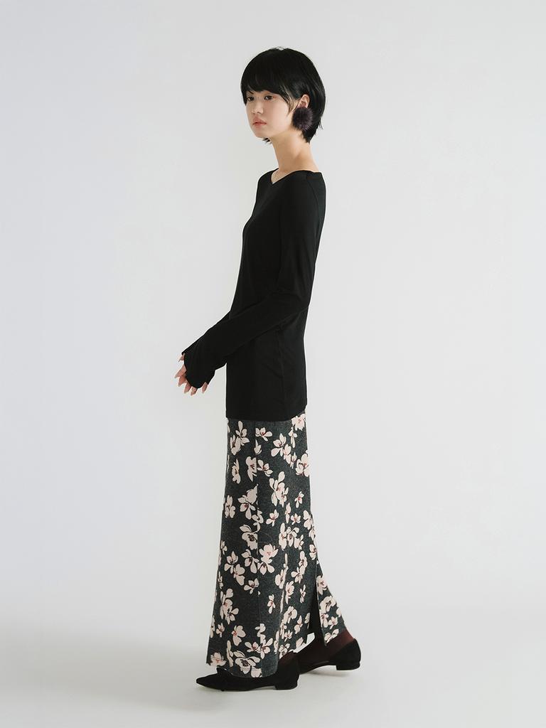 Average Attitude Floral Long Skirt _Ink Black