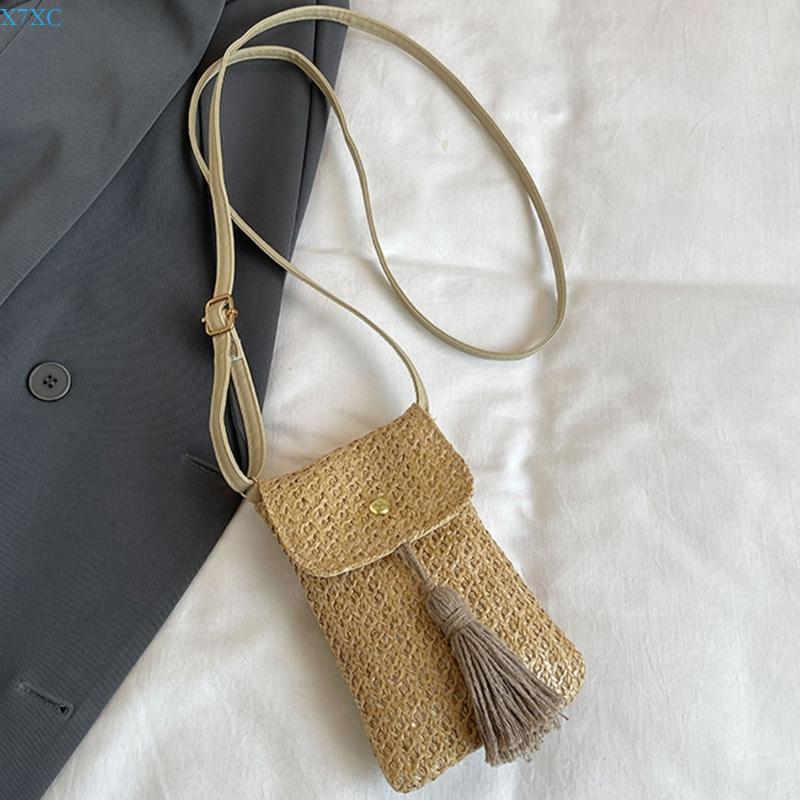 X7XC Vintage Crossbody Phone Bag for Women Fashionable Beach Vacation Woven Straw Small Shoulder Purse Wallet with Tassels