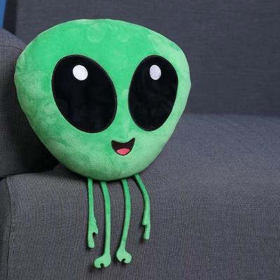 17cm Niedliches Cartoon-Alien-Stofftier Kreative Spoof-Animationspuppe mit großen Augen Zum Verschenken an Kinder Geburtstags-Weihnachtsgeschenke