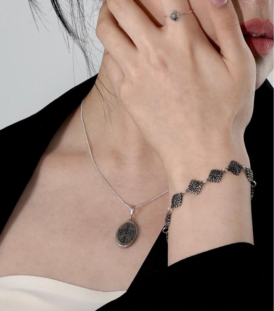 Oesalang Clover Protect Necklace Matte (Thin Necklace)