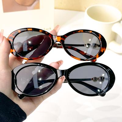 Retro Oval Frame Faux Pearl Fashion Glasses For Men And Women Luxury Glasses Perfect For Parties Photoshoots & Casual Wear