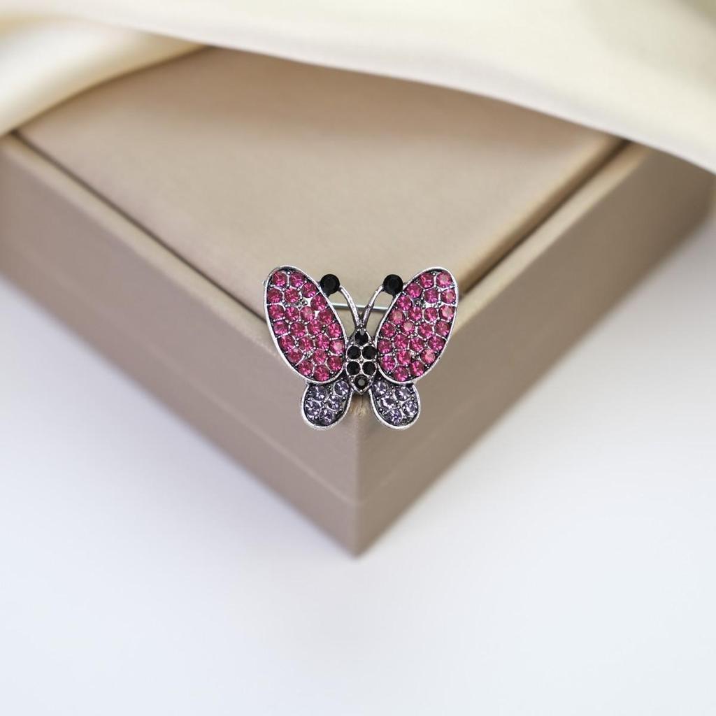 Elegant Women's Brooch: Versatile Bow & Insect Flower Design with Anti-Exposure Feature