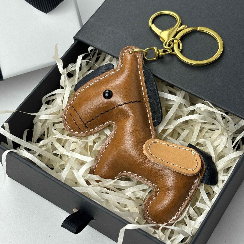 1 Piece Charm Leather Animal Keyfob Cute  Women Men'S Cartoon Horse Keychain Car Keyring Bag Pendant For Friends Gifts