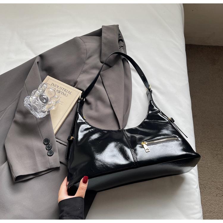 2025 New Underarm Small Bag Women's Versatile Trend Fashion Handbag Casual Shoulder Messenger Bag