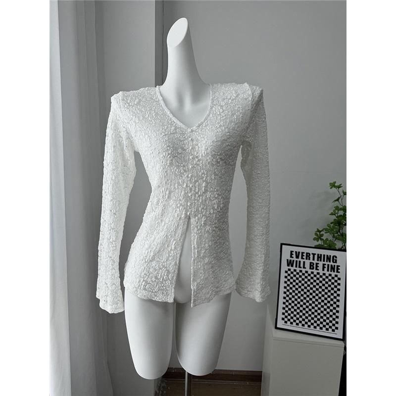 

Европейский и американский стиль кружевной ажурный базовый топ с жемчужной пуговицей и разрезом, приталенный, рукав-колокол, футболка с длинным рукавом для женщин, кружевной топ, блузка S
