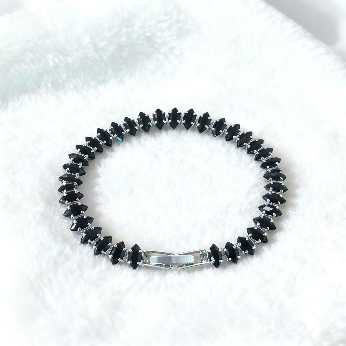 

Women s Luxury Zircon Crystal Tennis Bracelet with Electroplated Horse Eye Design and Micro-Inlaid Diamonds