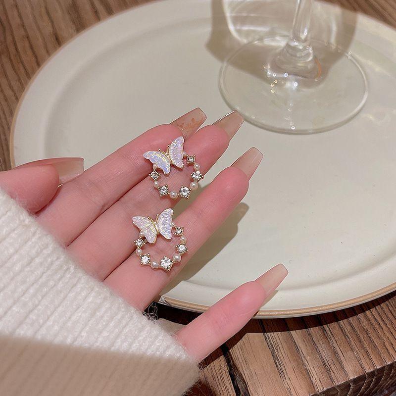 White Acrylic Butterfly Charms Stud Earrings for Women Imitation Pearl Crystal Round Circle Earrings Geometry Jewelry