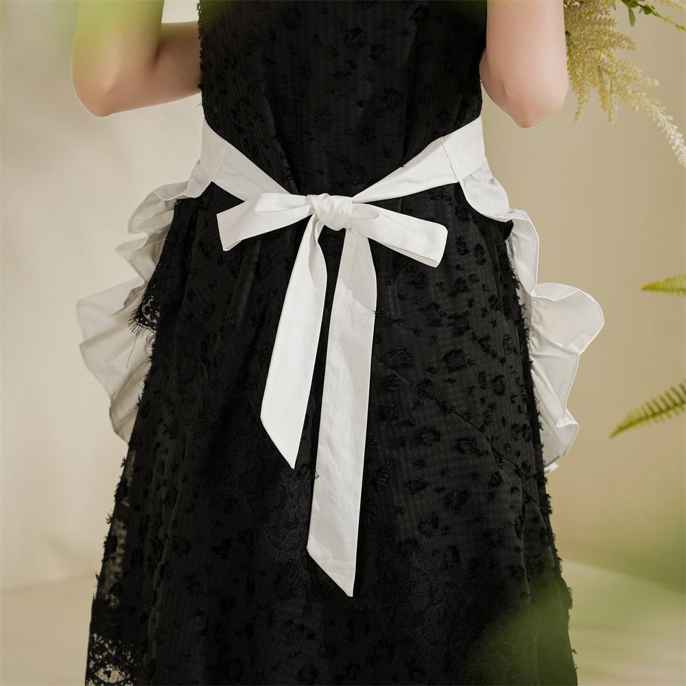 Half-waist women's outdoor picnic camping cotton small daisy embroidered white half-length apron