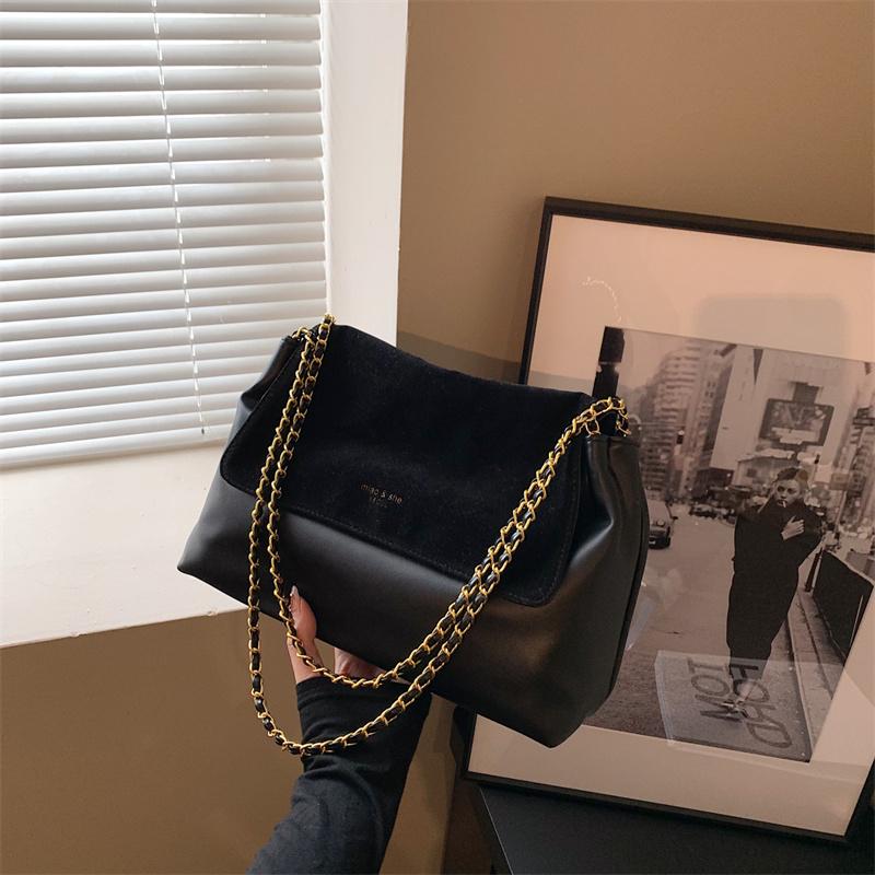 Soft PU Leather Totes Bag New Women's Golden Chains High Quality Large Capacity One Shoulder Bag Solid Versatile Crossbody Bag