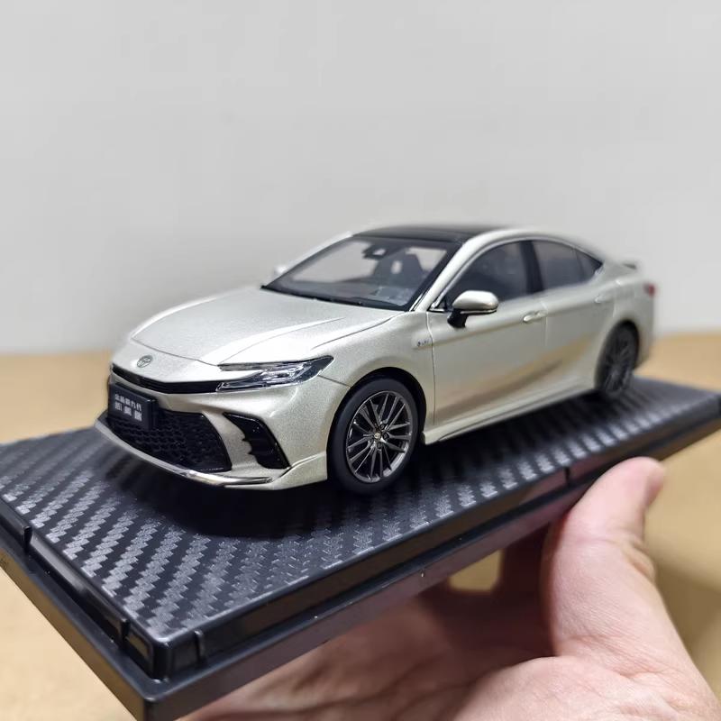 1:30 Scale Toyota Camry 2024 Xse Camry Alloy Diecast Car Model, Collectible Model For Desk Display And Gift Giving In Stock