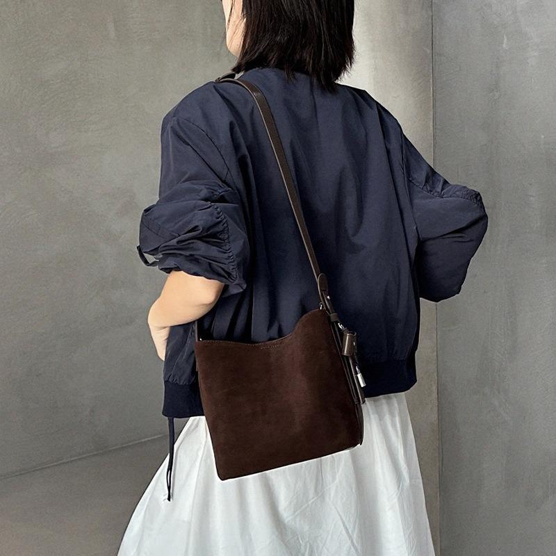 New frosted flannel bucket bag, Maillard retro style handbag, exquisite commuter shoulder messenger bag